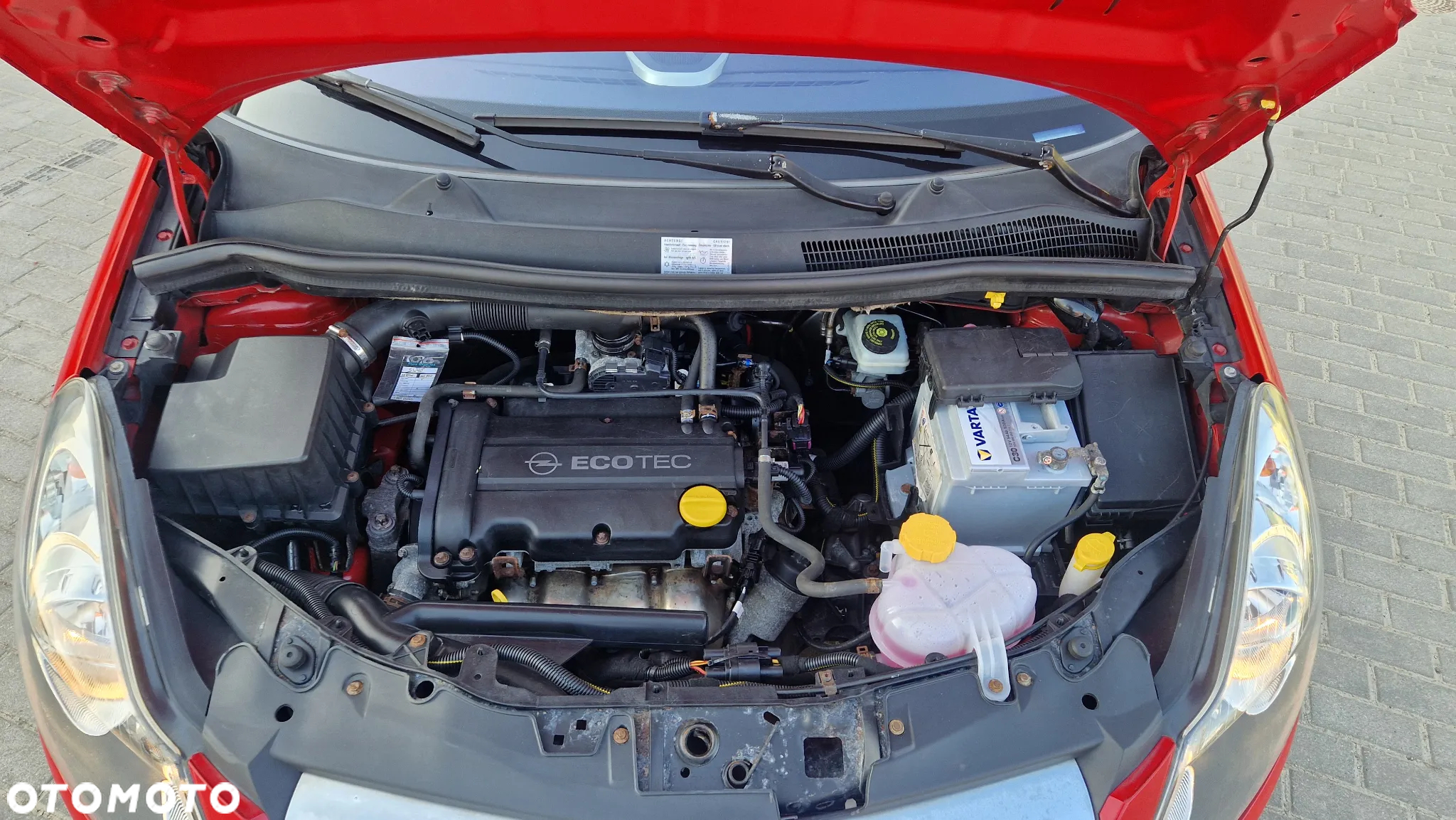 Opel Corsa 1.4 16V Cosmo - 40
