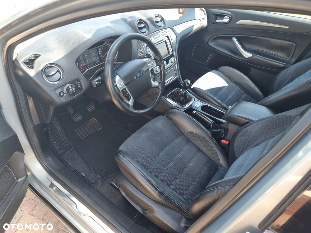 Ford Mondeo - 30