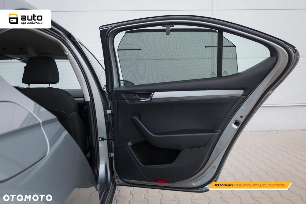 Skoda Superb 2.0 TDI Style DSG - 38
