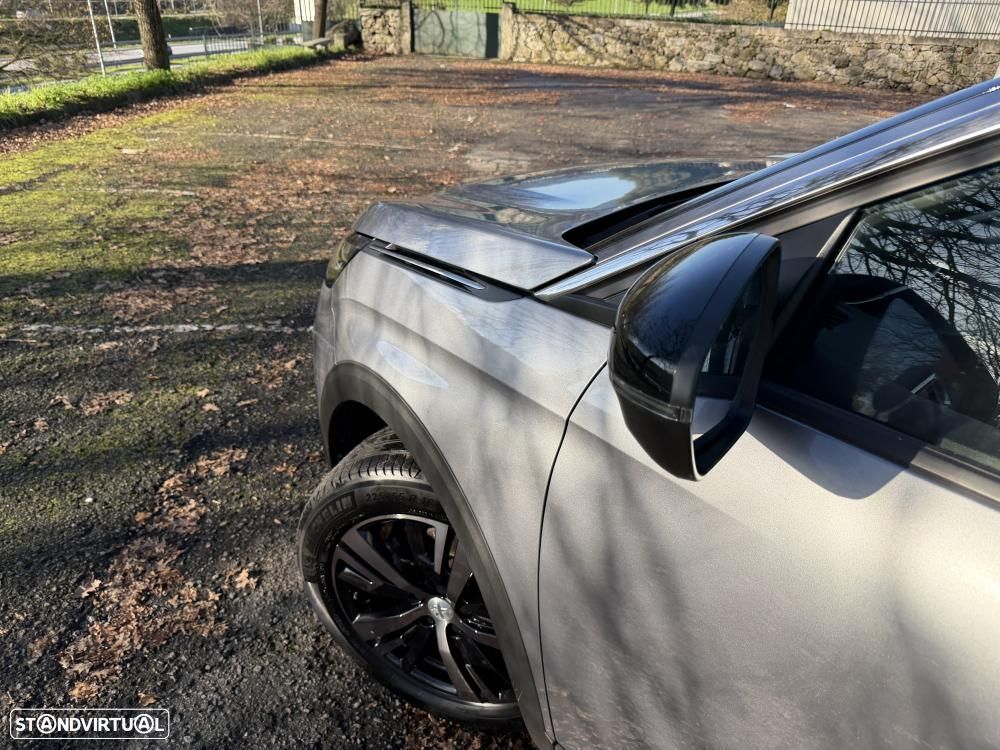 Peugeot 5008 1.2 Hybrid Allure Pack e-DCS6 - 16