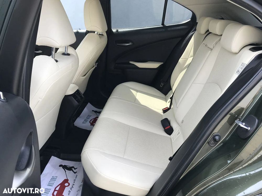 Lexus UX 250h E-FOUR Luxury ML - 14