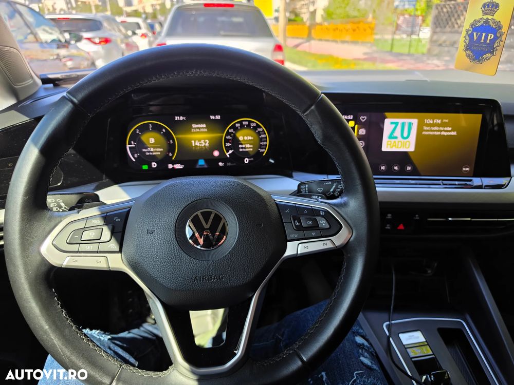 Volkswagen Golf - 8