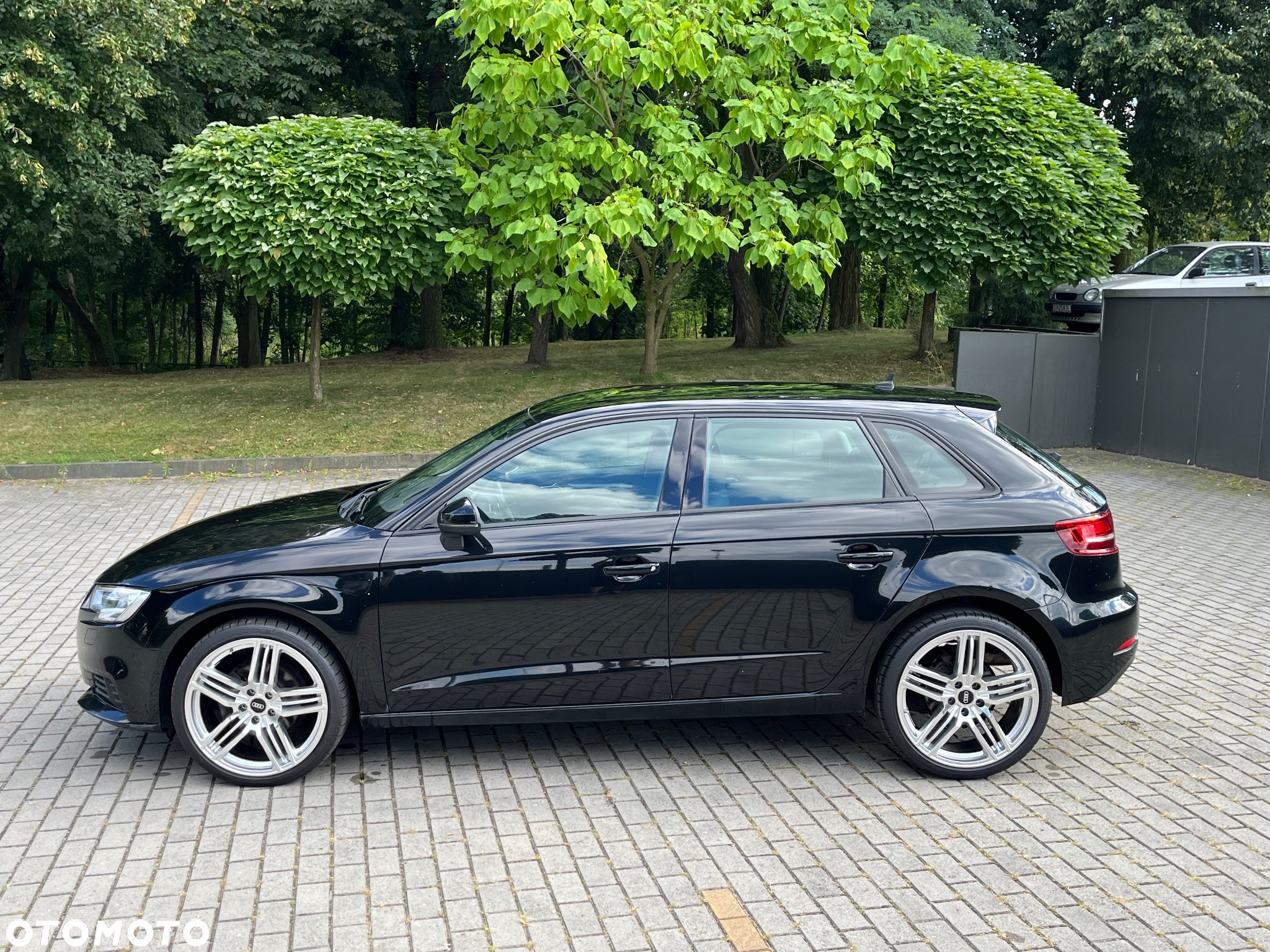 Audi A3 1.6 TDI S tronic design - 3
