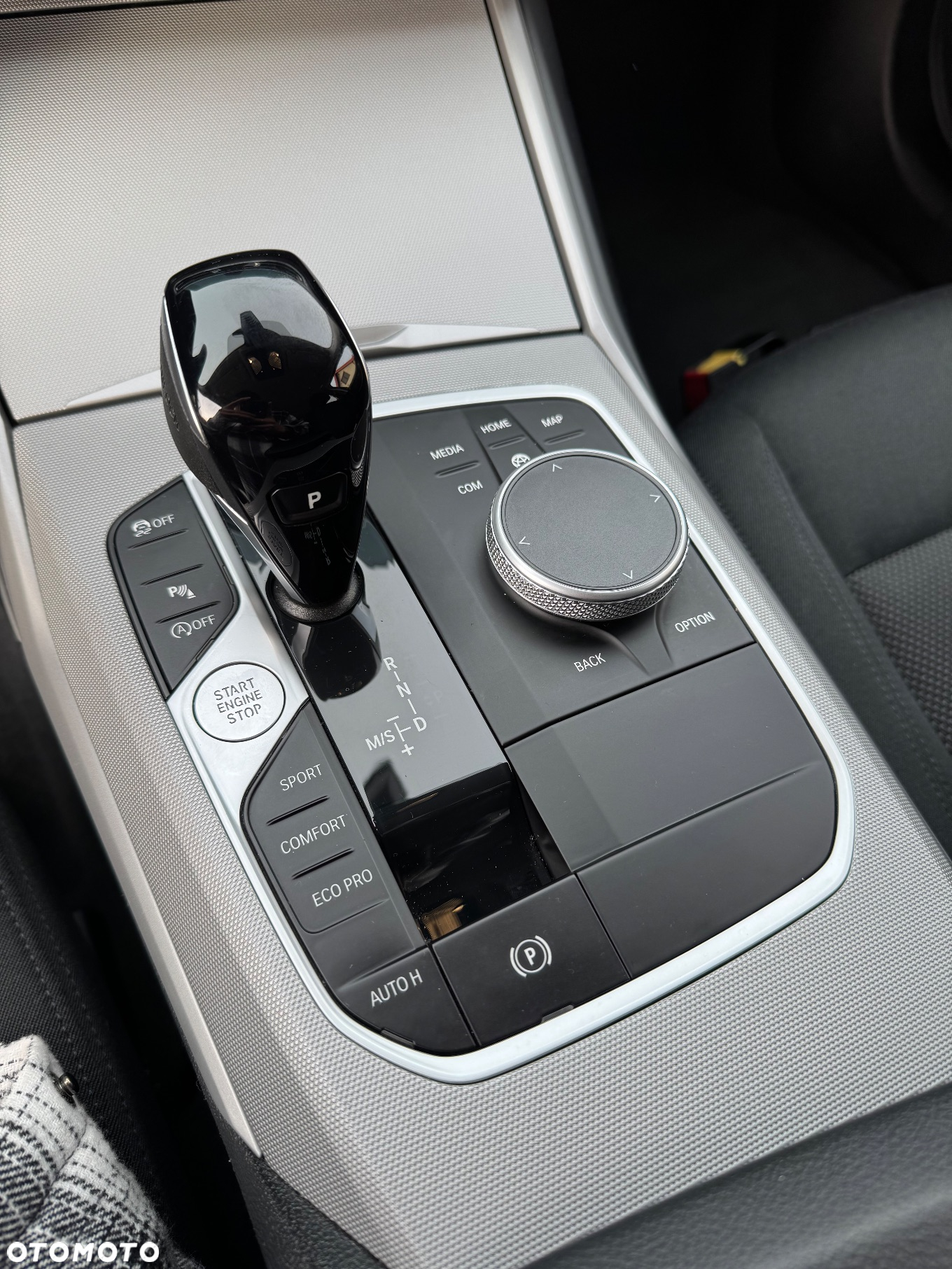 BMW Seria 3 318i - 11