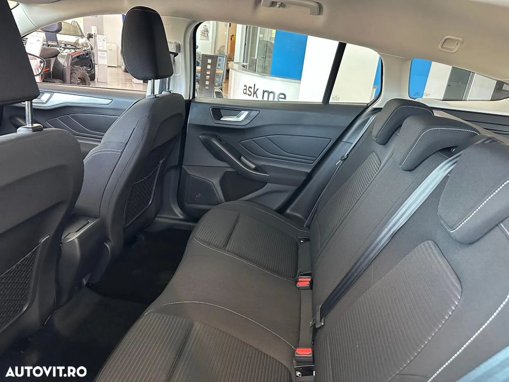 Ford Focus 1.0 EcoBoost 6MT MHEV Titanium - 9
