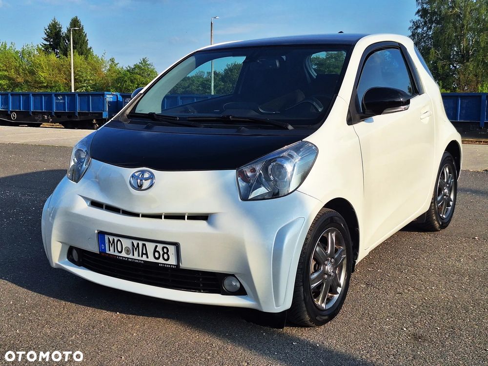 Toyota iQ 1.0 + - 11