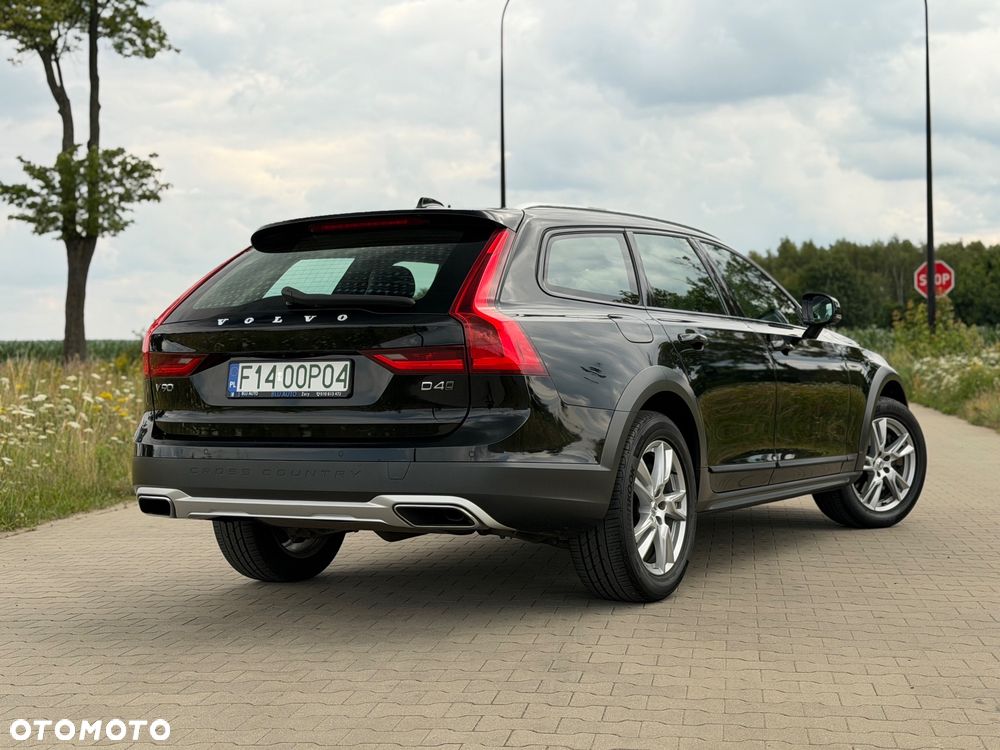 Volvo V90 Cross Country D4 AWD Geartronic Pro - 11