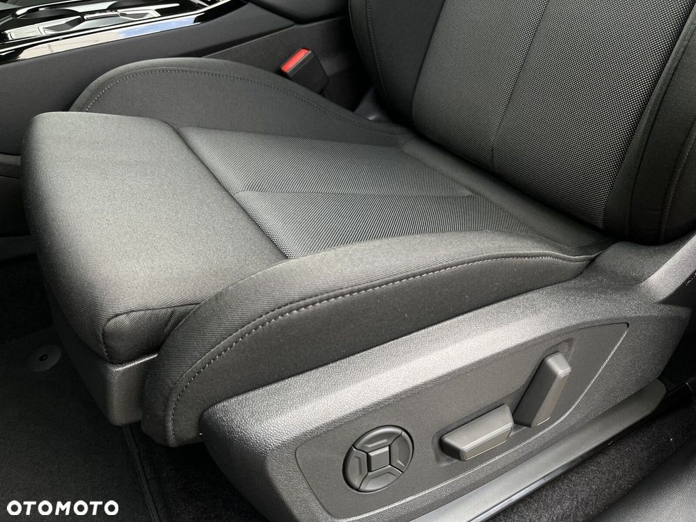 Audi Q6 e-tron - 24