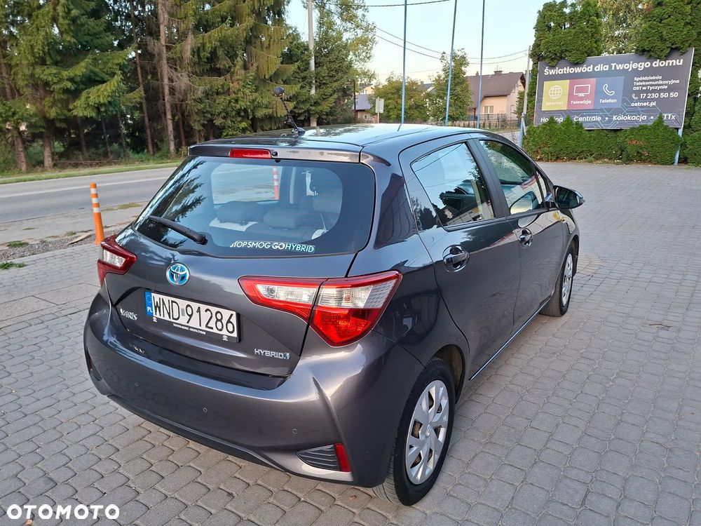Toyota Yaris Hybrid 100 Premium - 3