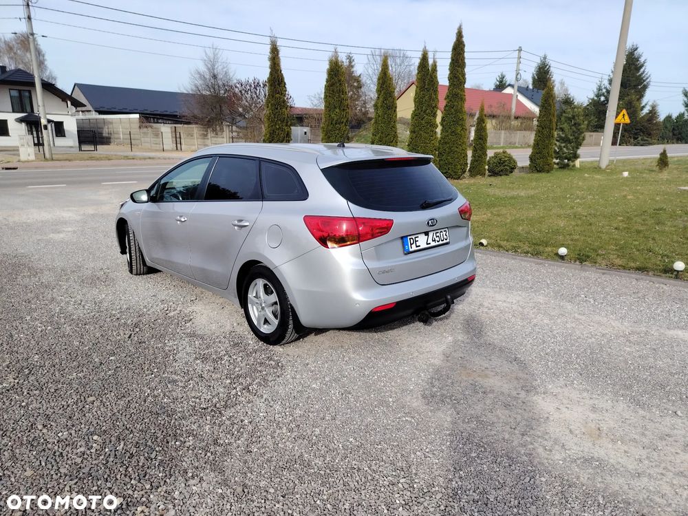 Kia Ceed 1.6 GDI Dream Team Edition - 6