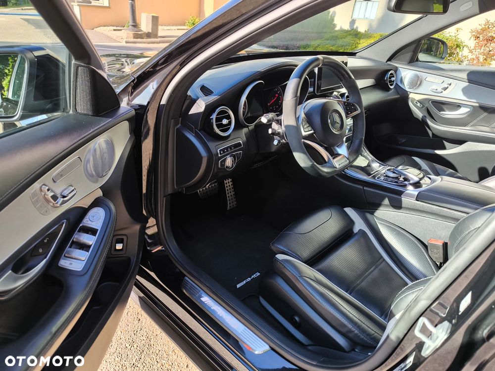 Mercedes-Benz Klasa C AMG 63 S AMG Speedshift 7G-MCT - 12