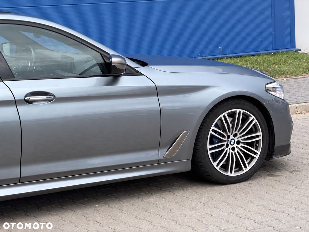 BMW Seria 5 M550i xDrive - 40