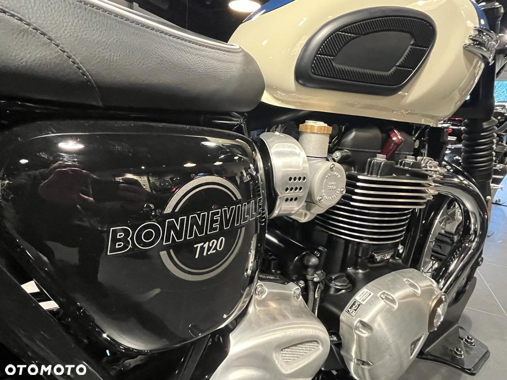 Triumph Bonneville - 7