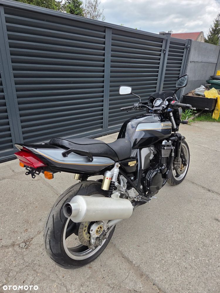 Kawasaki ZRX - 3