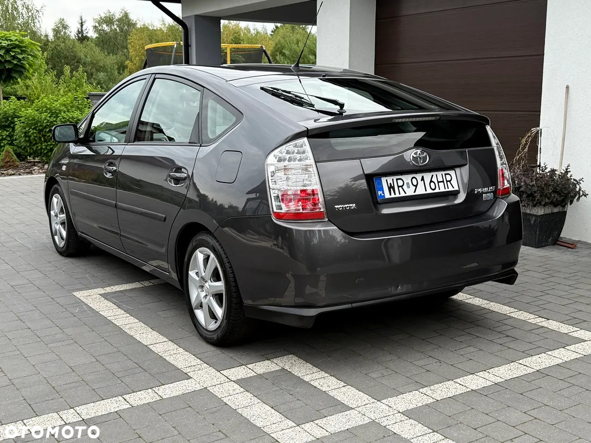 Toyota Prius (Hybrid) Sol - 5