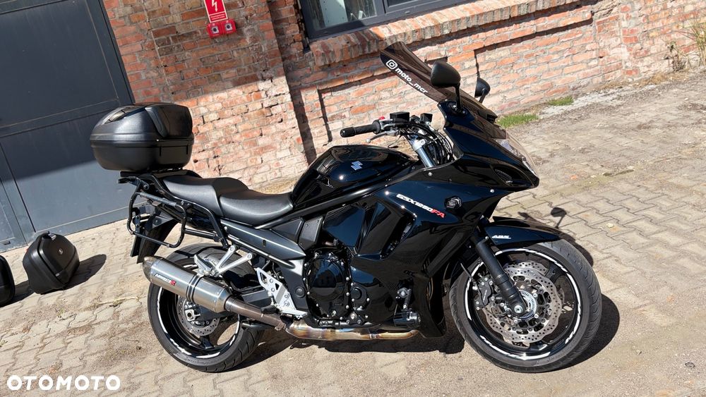 Suzuki GSX - 2