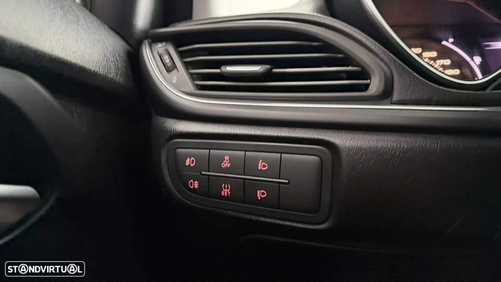 Fiat Tipo Sedan 1.3 Multijet City Life - 23