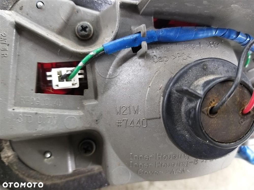 Lampa tylna PRAWA tył w klapę Lexus IS  II 2005-2012R ICHIKOH LIFT - 3