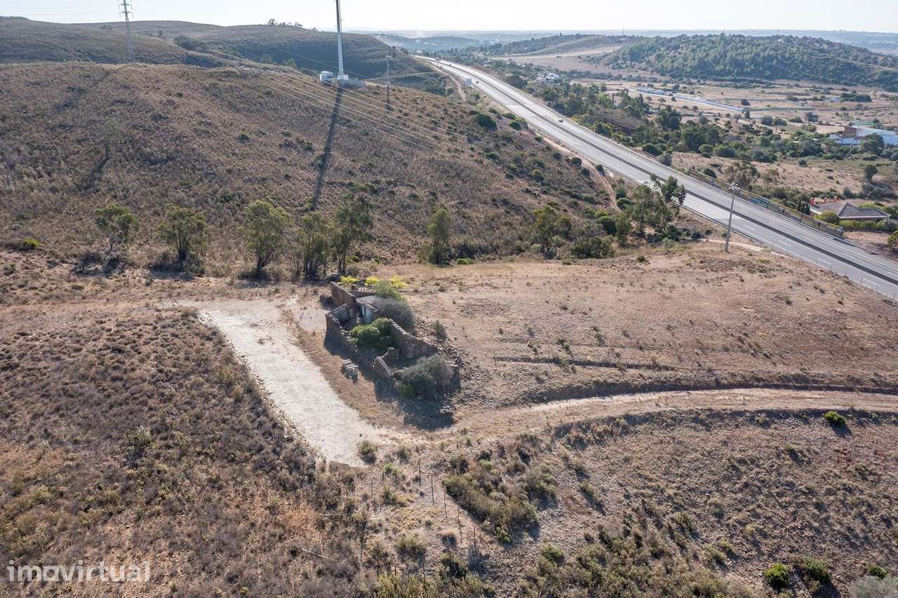 TERRENO PARA CONSTRUÇÃO COM RUÍNA PARA VENDA EM LAGOS - Grande imagem: 5/9