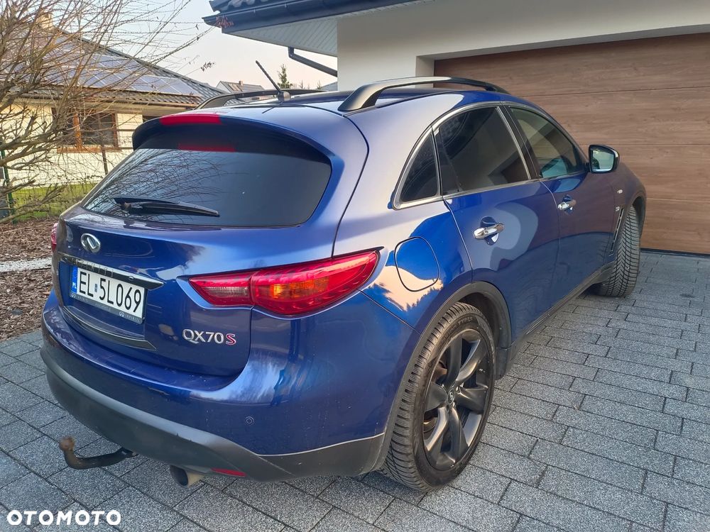 Infiniti QX70 - 2