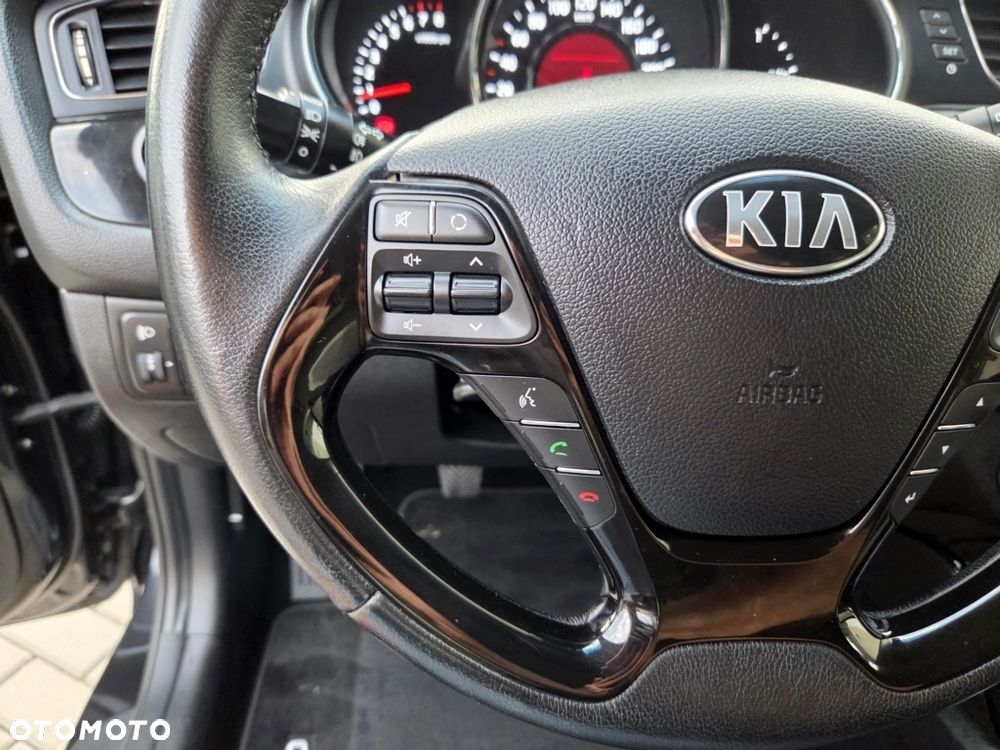 Kia Ceed 1.6 GDI Dream Team Edition - 19