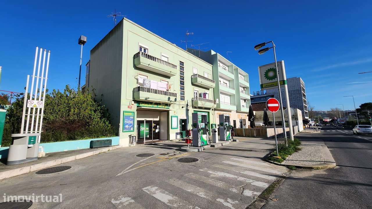 Espaço comercial com 630 m2 em Loures - Grande imagem: 2/10