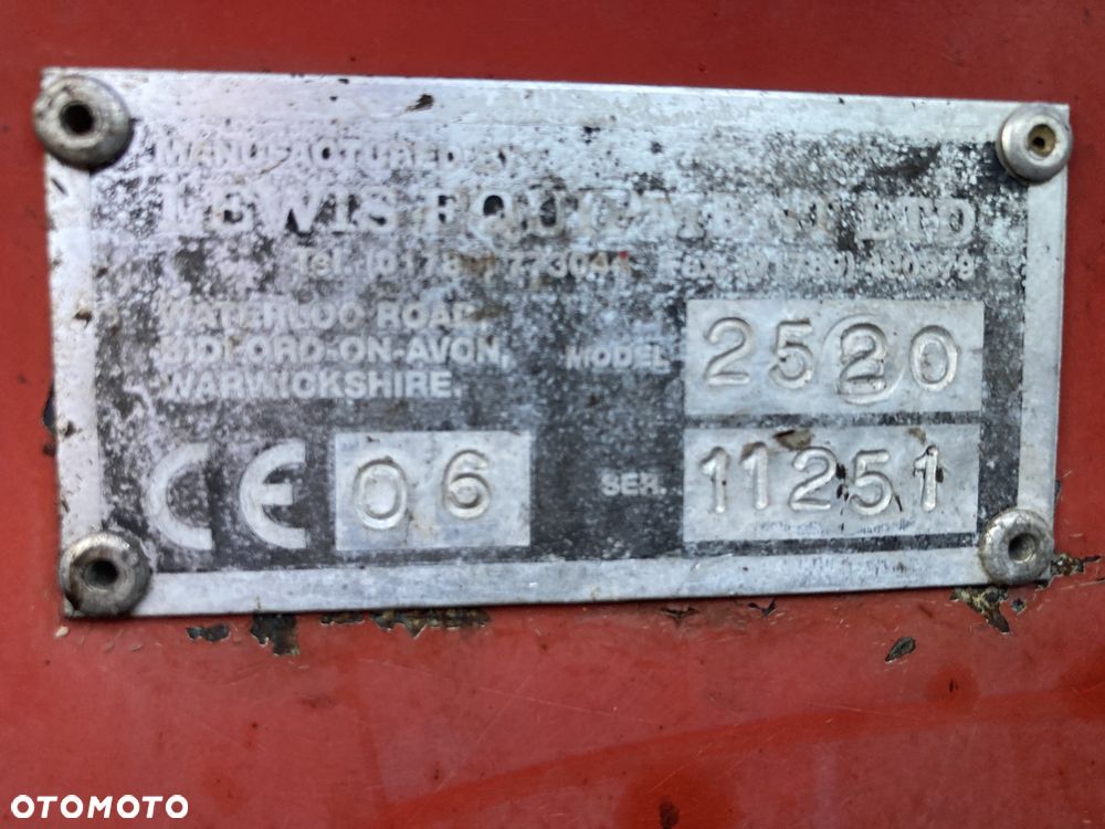 Massey Ferguson MF 2415 - 13