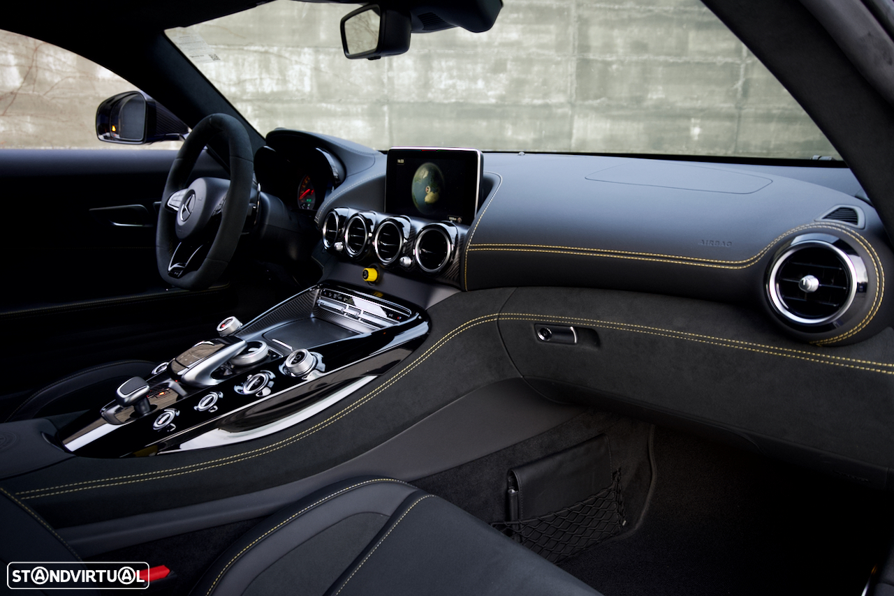 Mercedes-Benz AMG GT R - 28