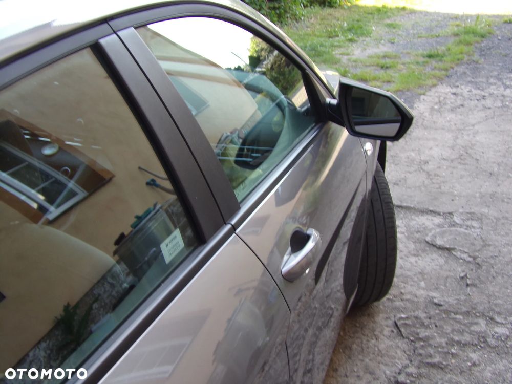 Hyundai Elantra 1.6 Smart - 27