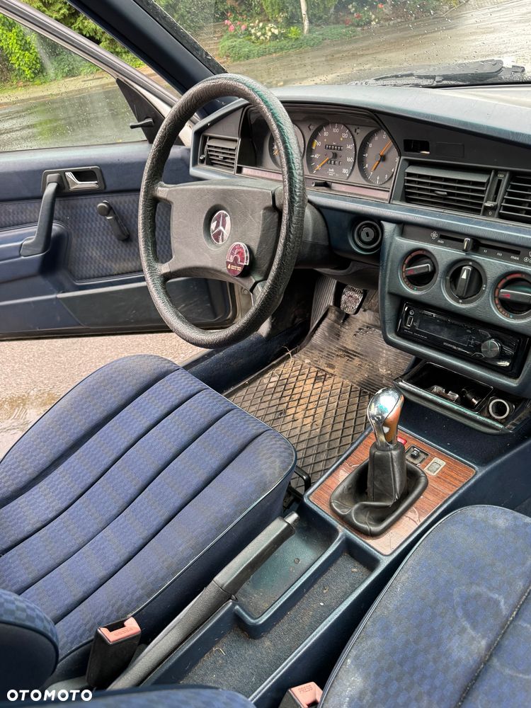 Mercedes-Benz W201 (190) - 6