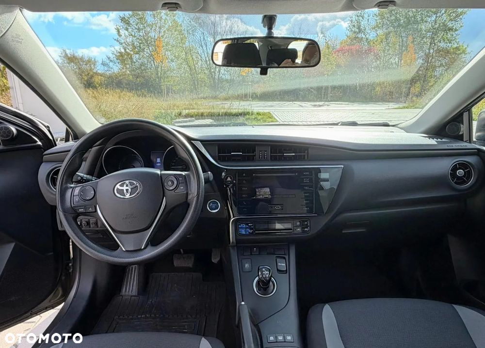 Toyota Auris Hybrid 135 Active - 12