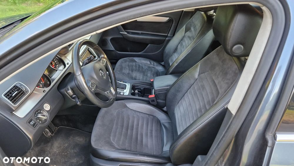 Volkswagen Passat 2.0 TDI 4Mot Highline DSG - 34