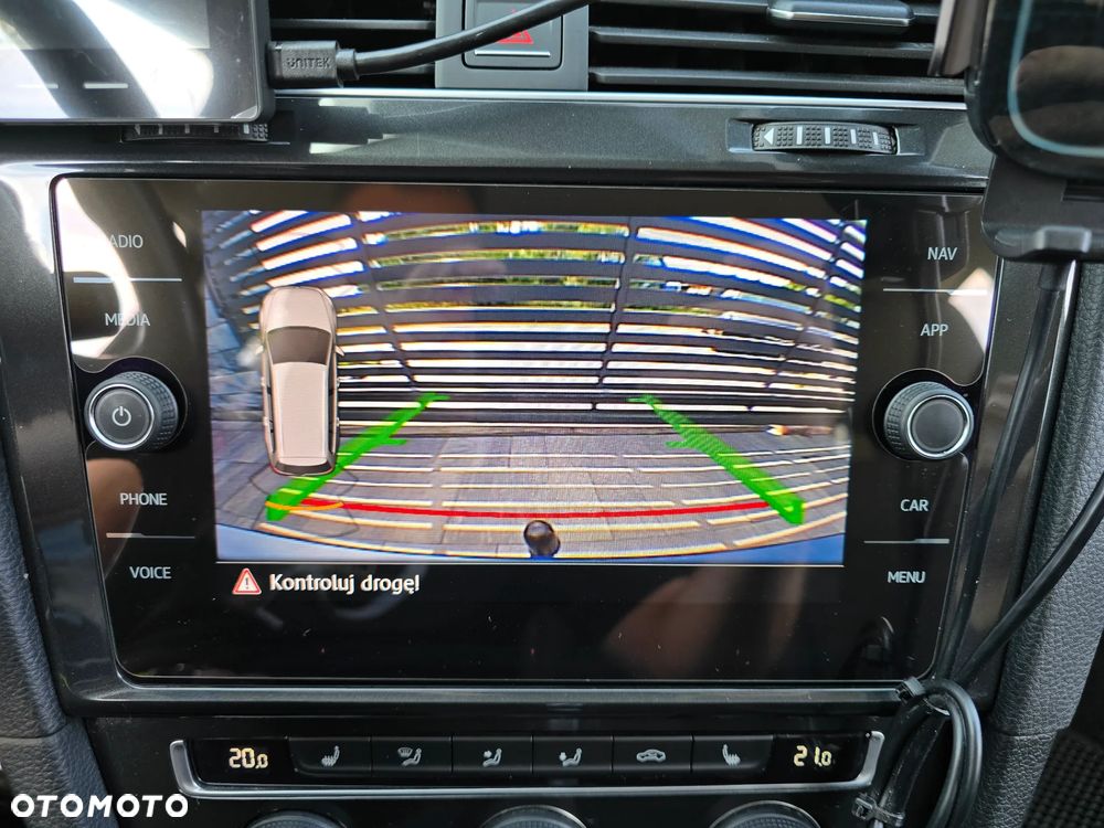 Volkswagen Golf VII 1.4 TSI BMT Comfortline DSG - 9
