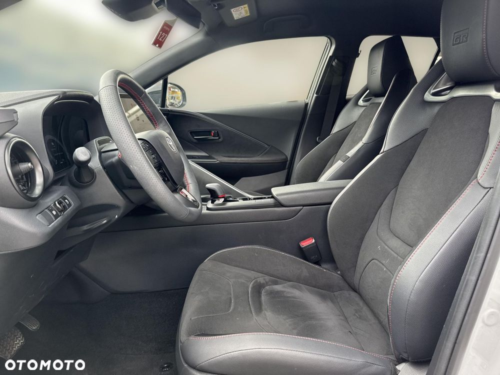 Toyota C-HR - 15