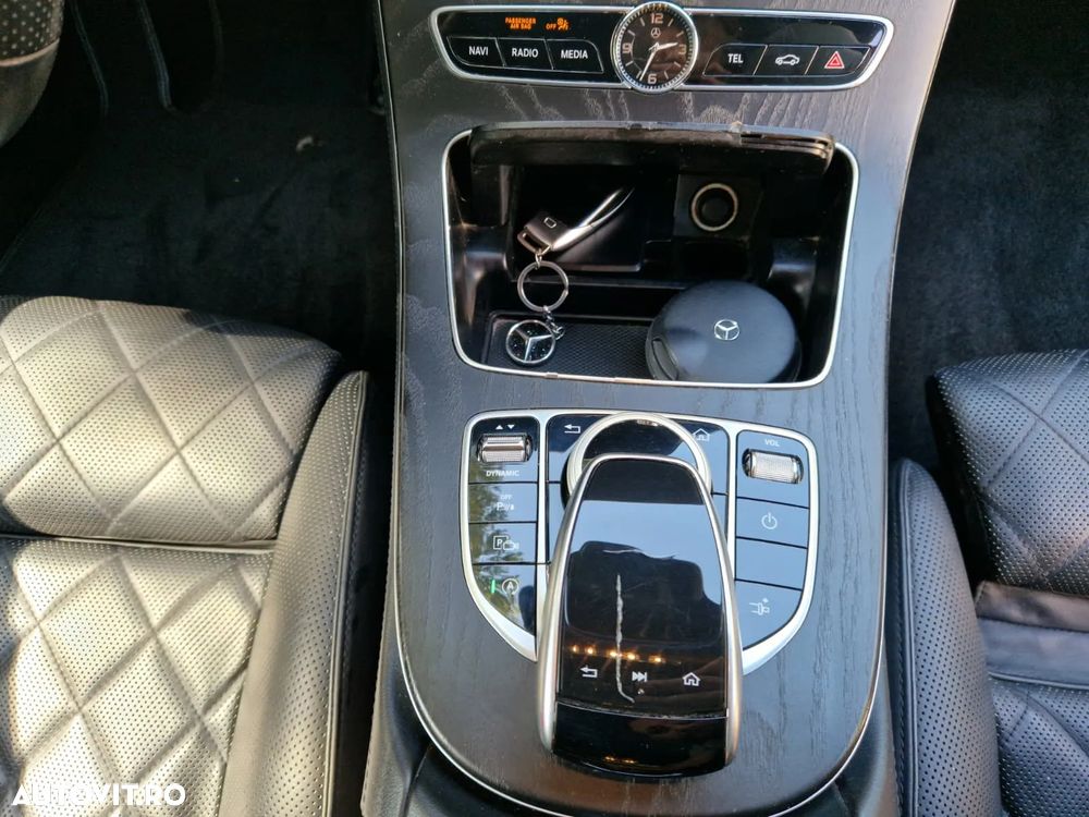 Mercedes-Benz E 220 d Coupe 9G-TRONIC AMG Line - 30