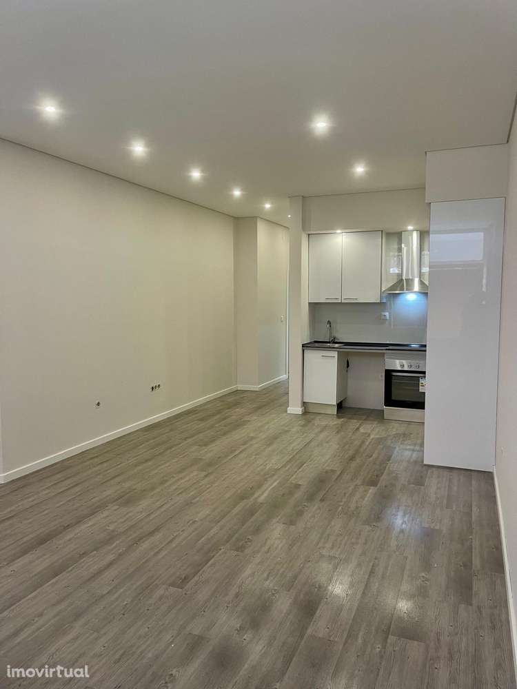 Apartamento T2 93m2 pronto habitar - Grande imagem: 3/34