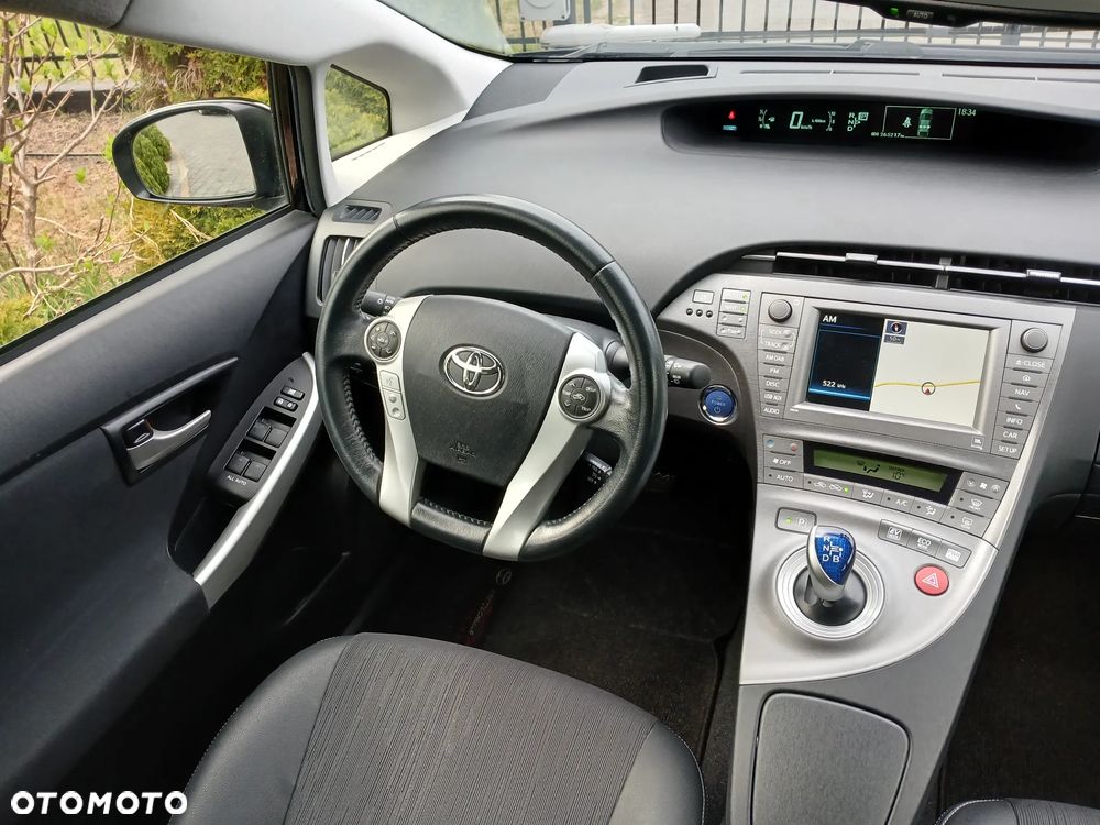 Toyota Prius - 25