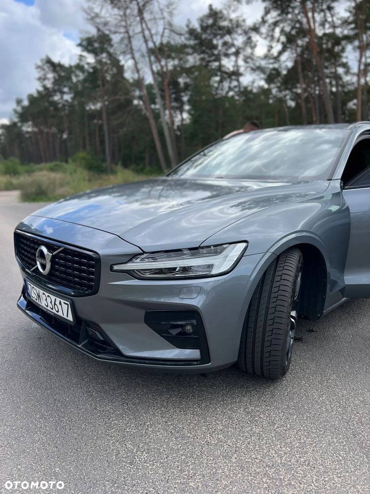 Volvo V60 B4 B R-Design - 4