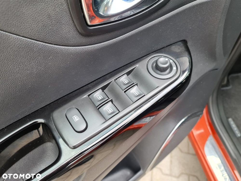 Renault Captur 1.2 Energy TCe Limited - 11