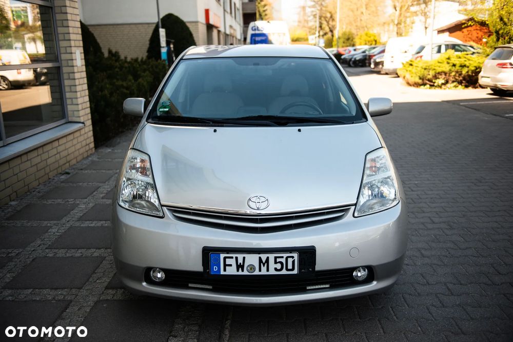 Toyota Prius 1.5 VVT-i Prestige - 1