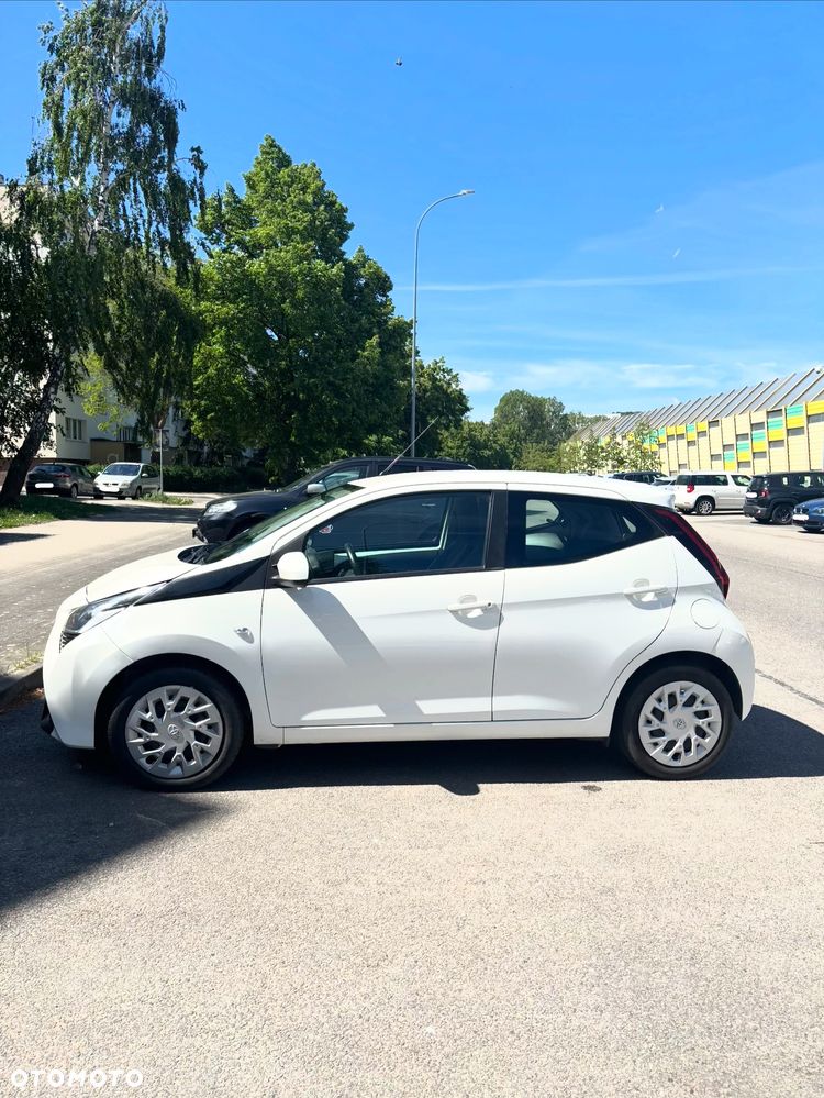 Toyota Aygo x-play - 4