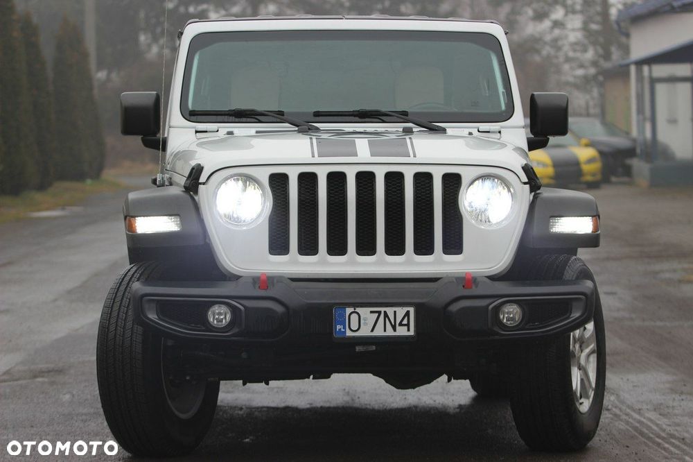 Jeep Wrangler - 32