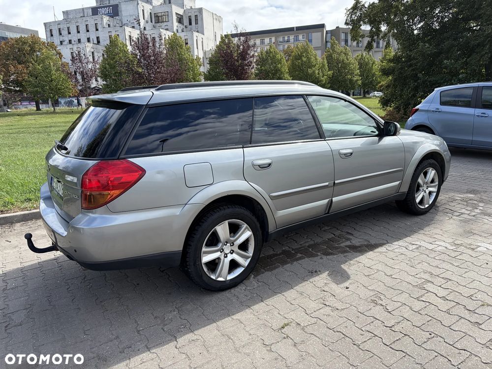 Subaru Outback 3.0 H6 - 10