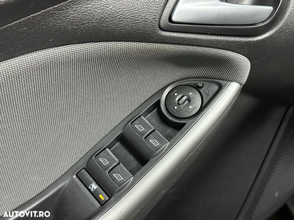 FORD Focus 2011 — imagine 11