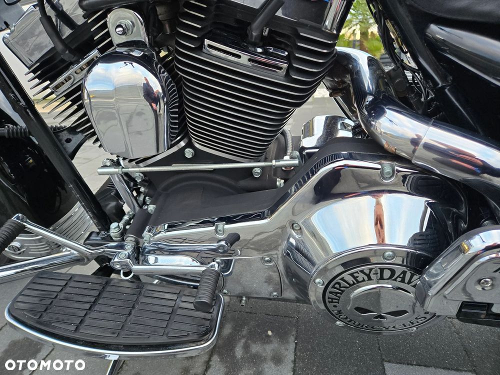 Harley-Davidson Touring Road King - 35