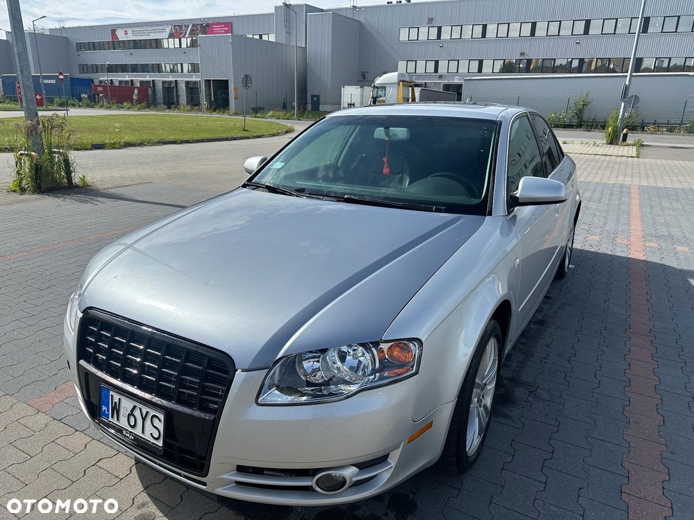 Audi A4 Limousine - 1
