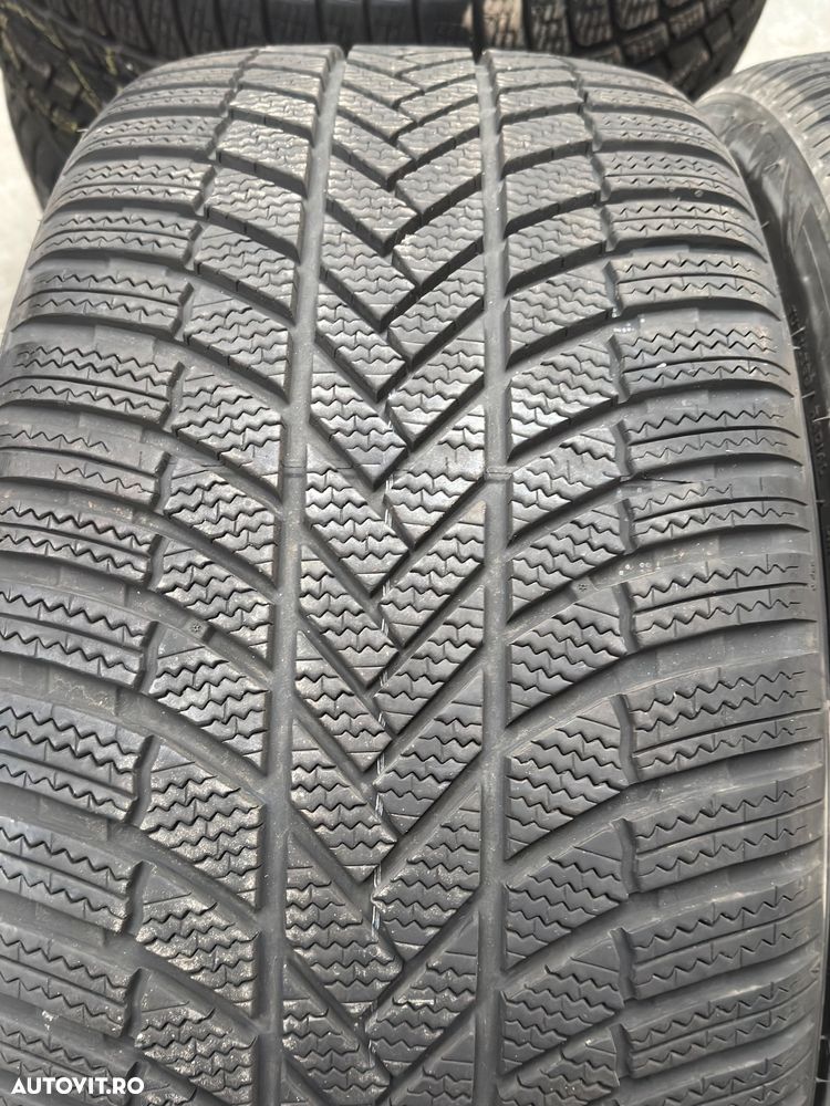 Vând 2 anvelope 265/40/21 bridgestone de iarnă ca noi - 3