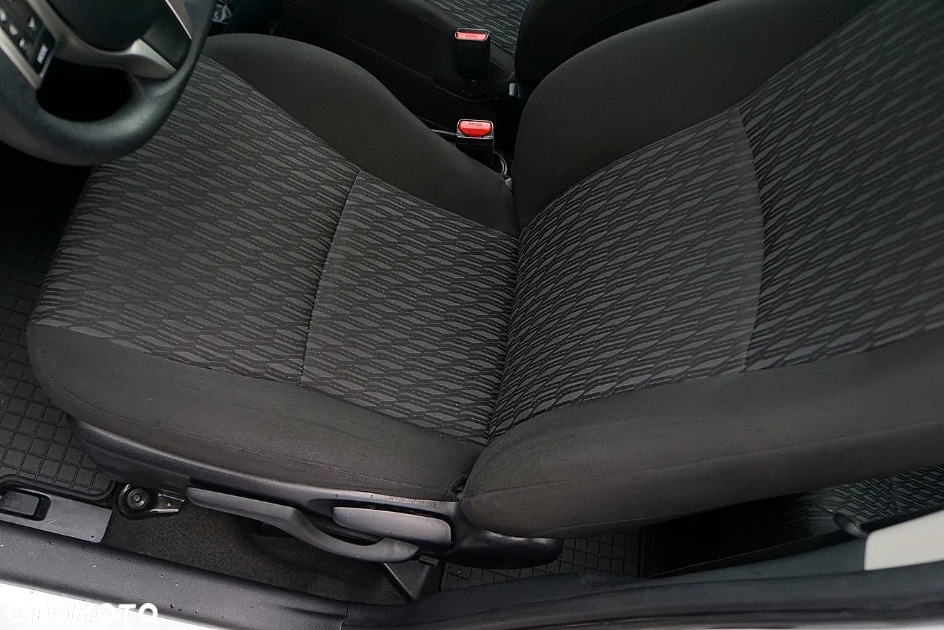 Toyota Yaris 1.0 VVT-i Cool - 26