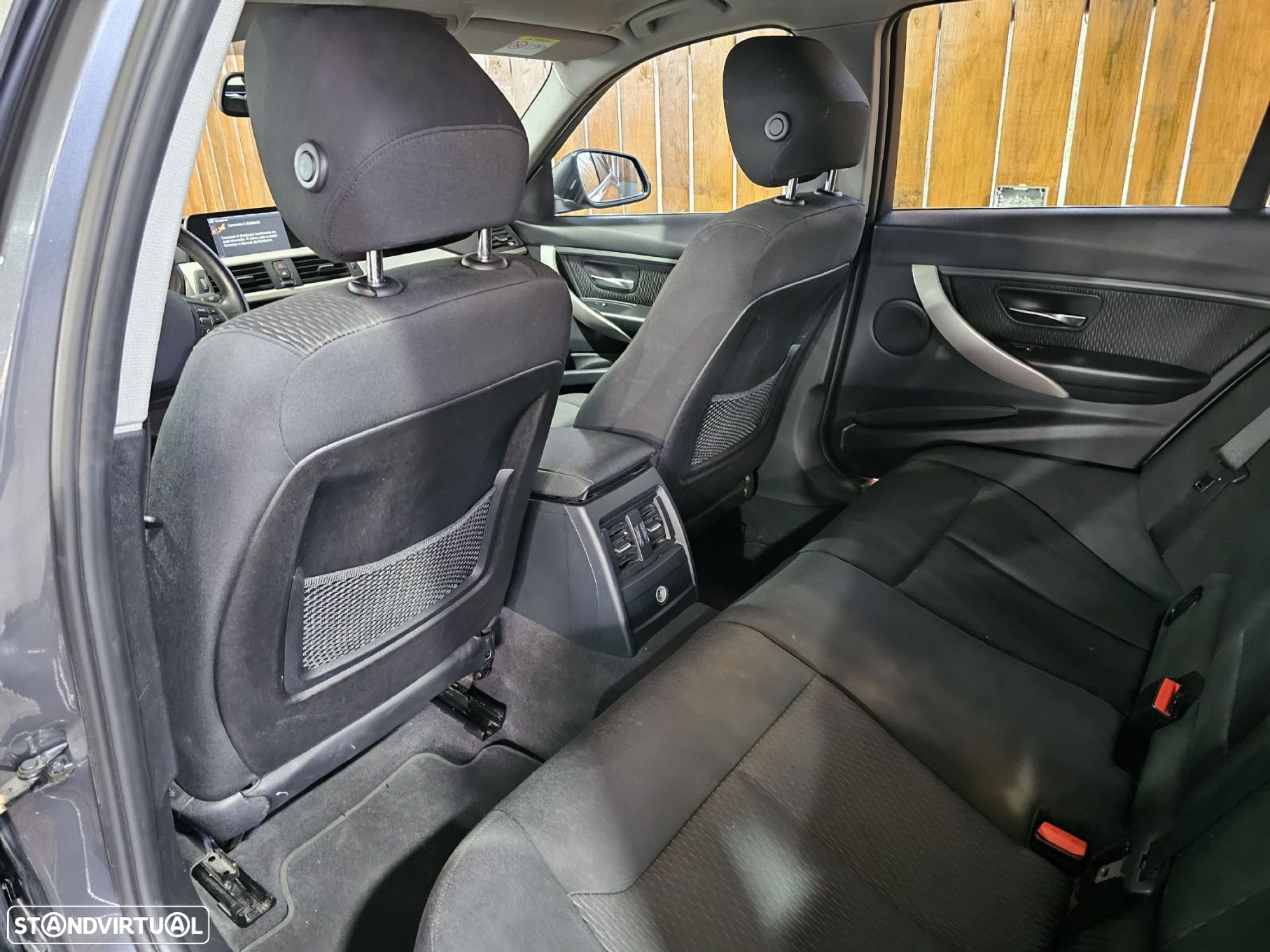 BMW 320 d Touring EfficientDynamics Auto - 13