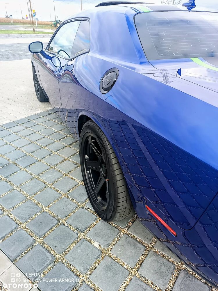 Dodge Challenger - 10